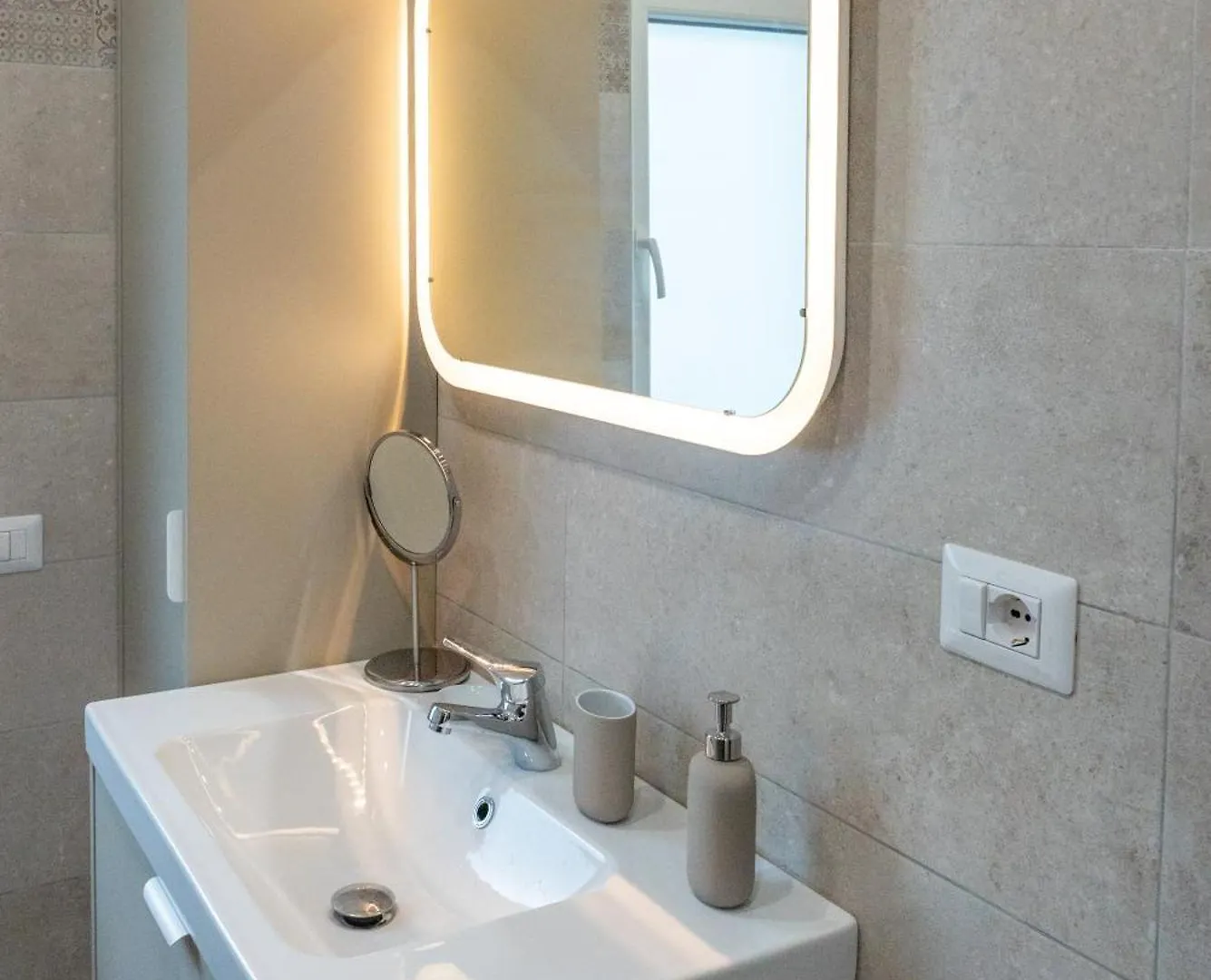 Eqm Roma Hotel Guest house Rome