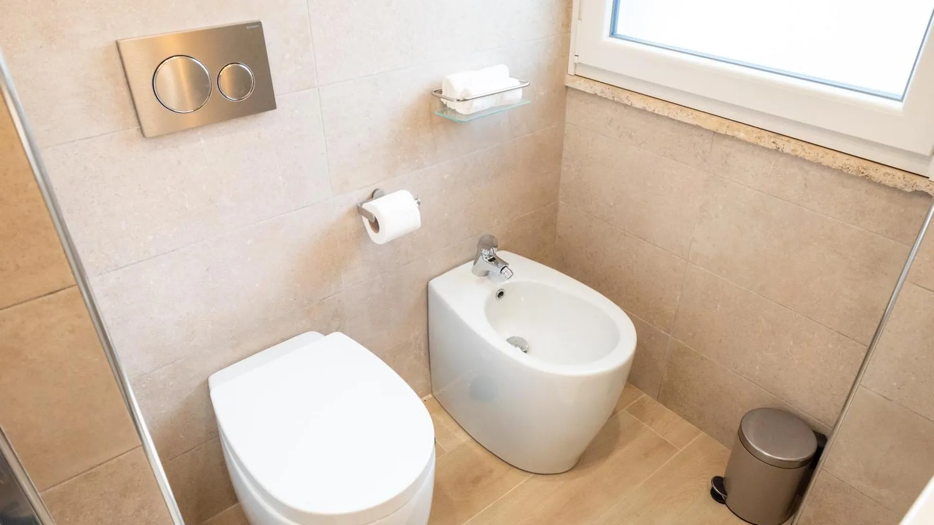 Eqm Roma Hotel Guest house Rome