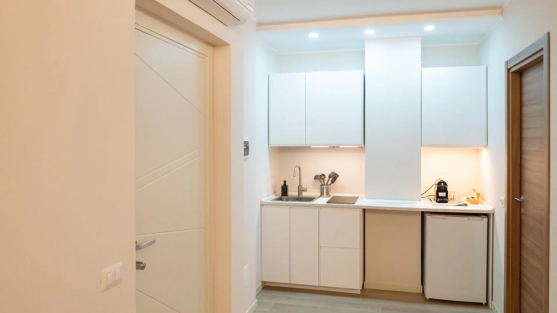 Eqm Roma Hotel Guest house Rome