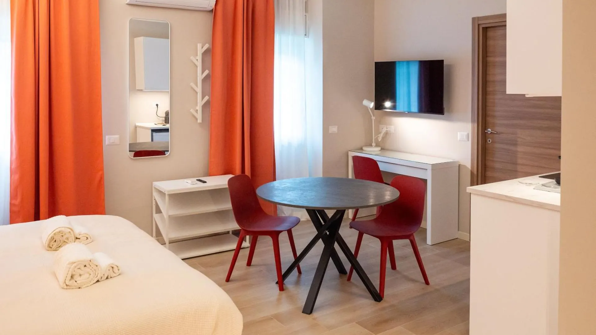 Eqm Roma Hotel 0*, Rome