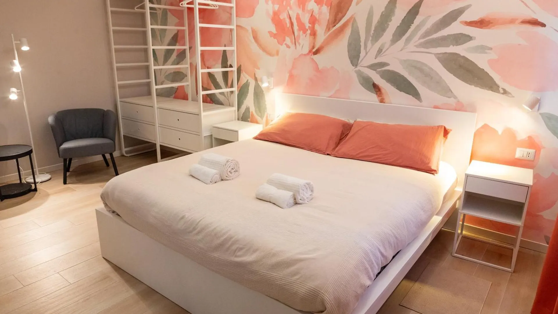 Eqm Roma Hotel