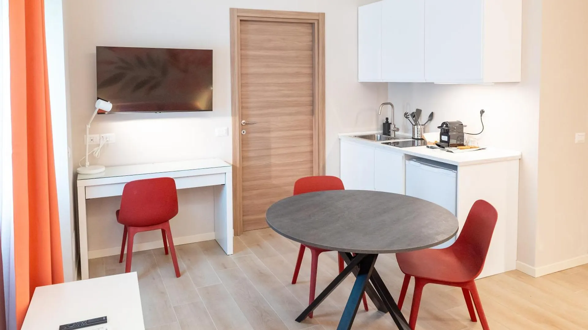 Eqm Roma Hotel 0*, Rome Italy