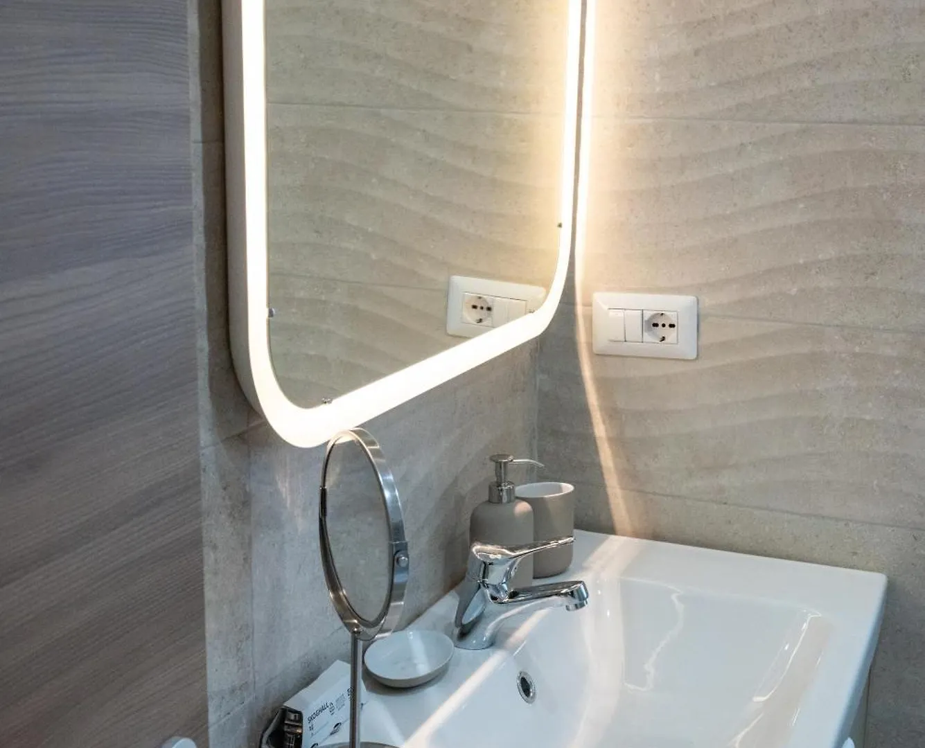 Eqm Roma Hotel Italy