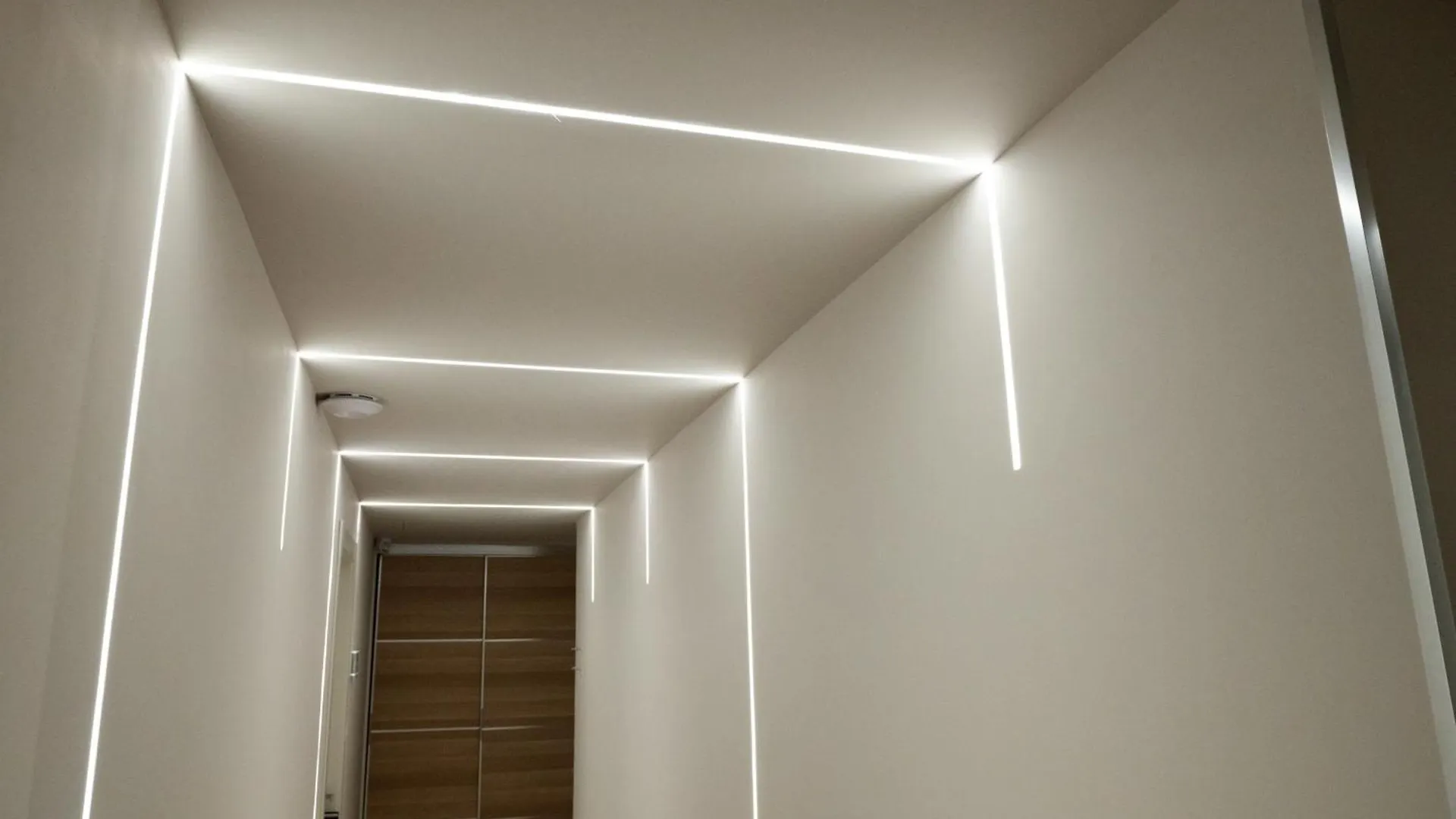 Отель Eqm Roma 0*, Рим