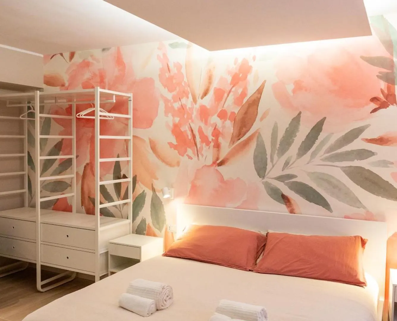Eqm Roma Hotel Guest house